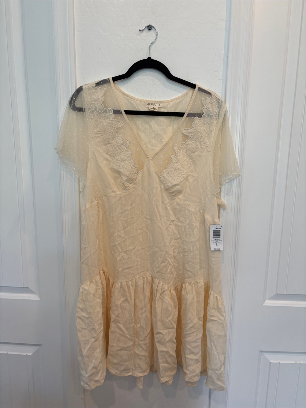 torrid Cream V-Neck Embroidered Sheer Sleeve Chemise